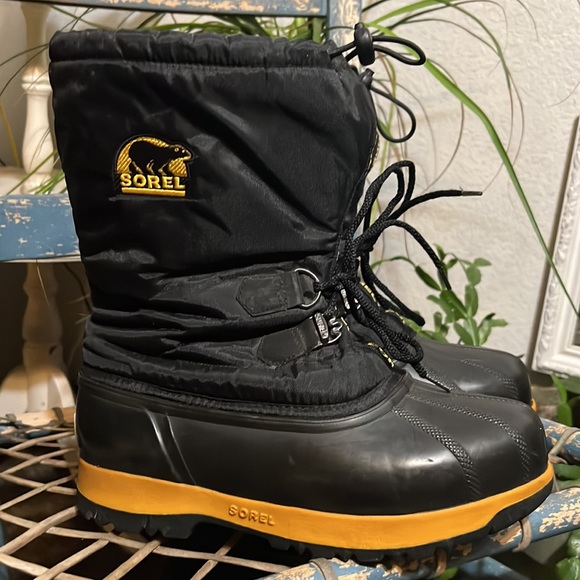 Sorel Boots - Picture 1 of 13
